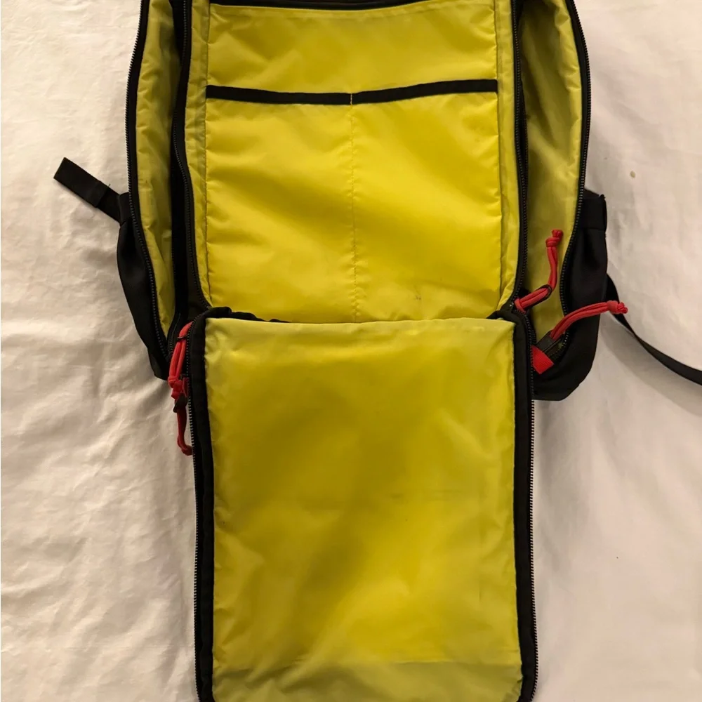 Topo Designs Olive Global Travel Bag 30L - Picture 4 of 5